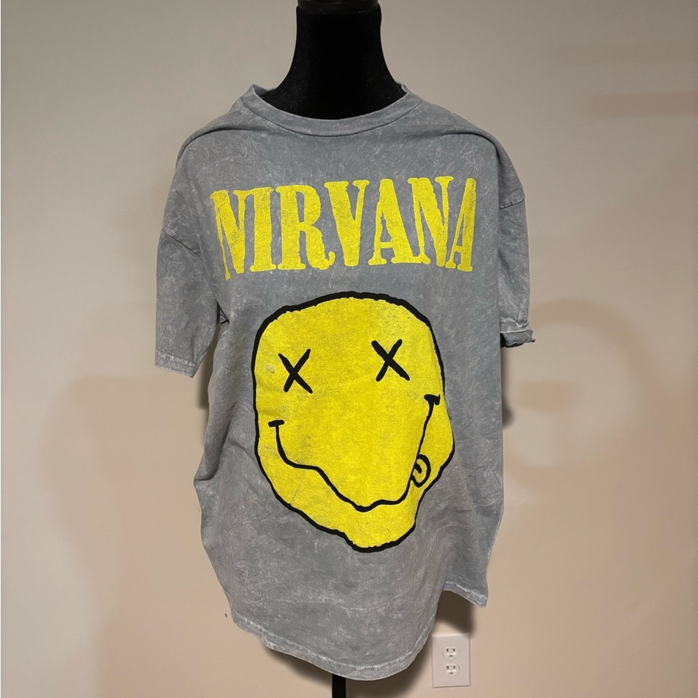 NWOT Vintage Style NIRVANA Tee with Yellow Graphic on Gray